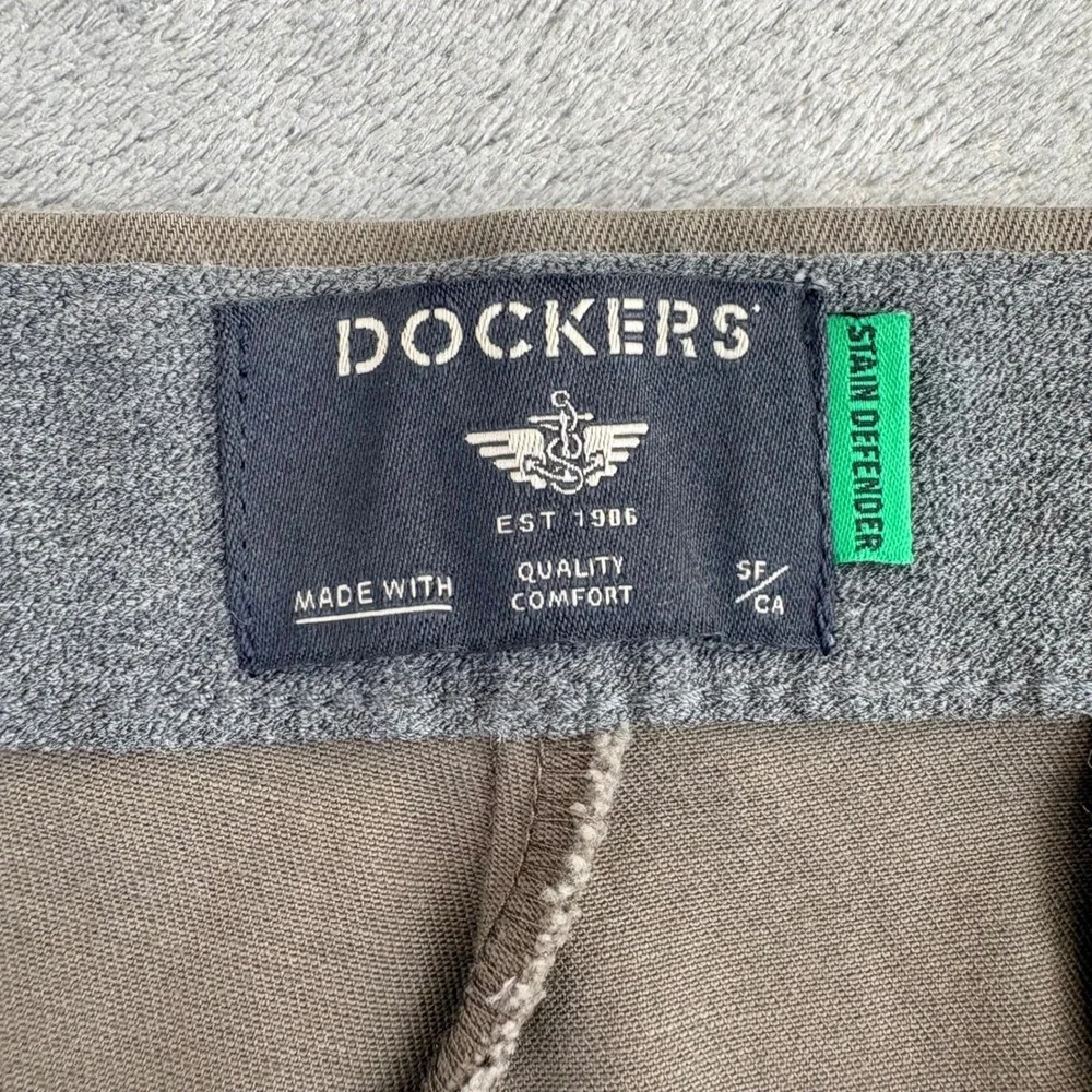 Dockers Mens 38x32 Classic Fit Flat Front Pants Khaki Stain Defender‎ Workwear